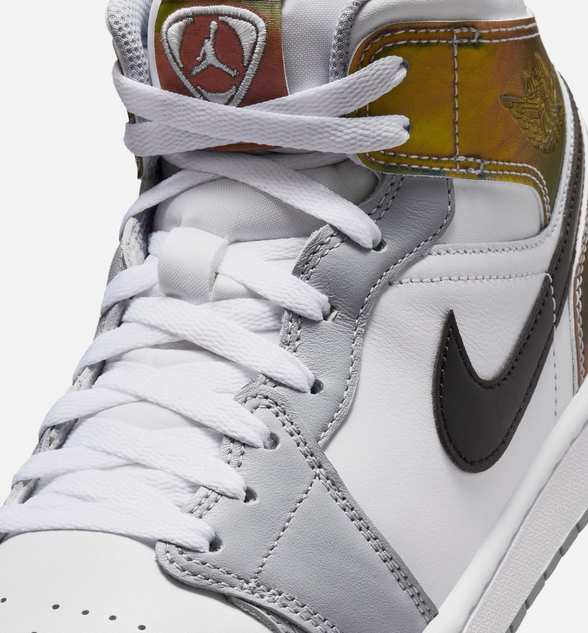 Air Jordan 1 Mid SE Mens Lifestyle Shoe - BlackWhiteWolf Grey