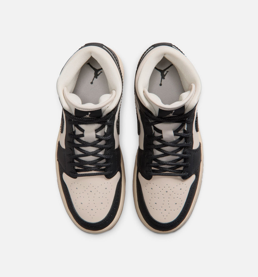 Air Jordan 1 Mid SE Womens Lifestyle Shoe - Off-NoirChalkPearl White