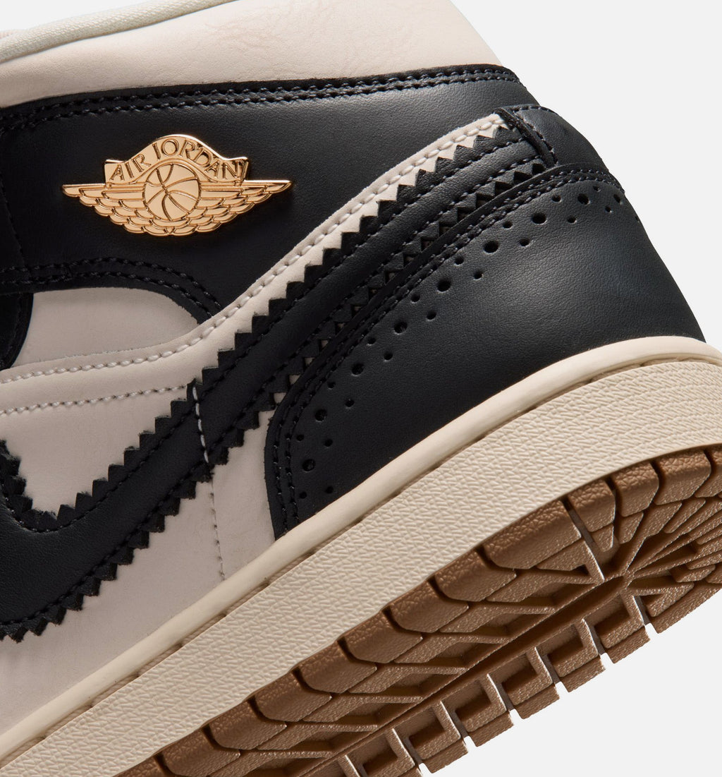 Air Jordan 1 Mid SE Womens Lifestyle Shoe - Off-NoirChalkPearl White