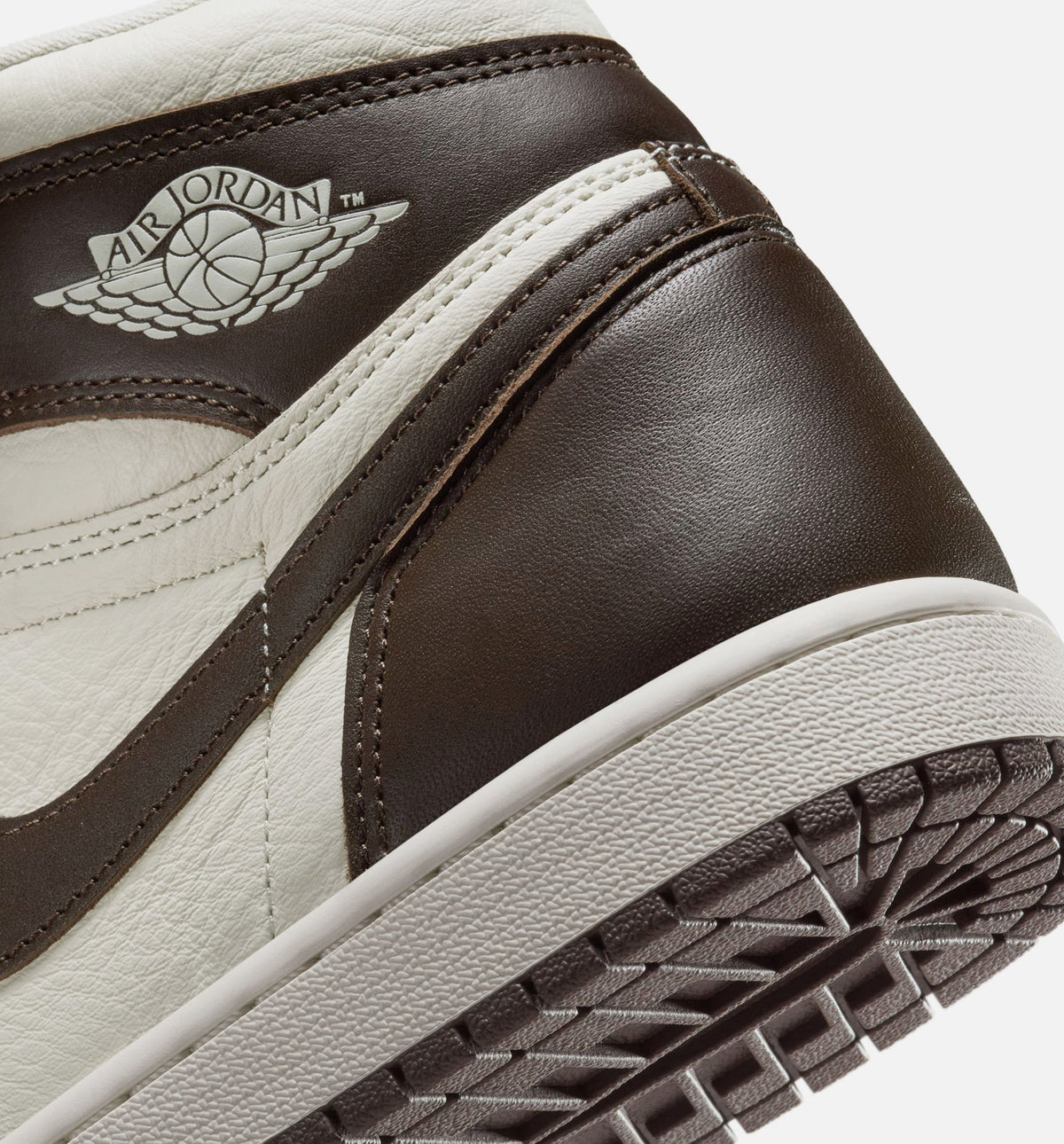 Air Jordan 1 Retro High OG Baroque Brown Womens Lifestyle Shoe - Baroque BrownLight Madder RootSail