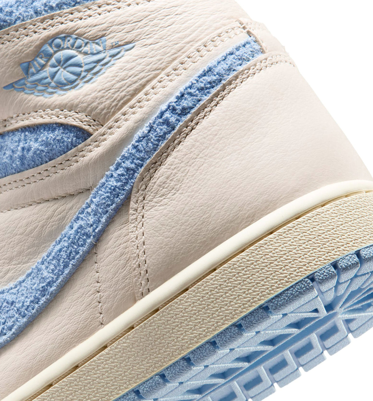 Air Jordan 1 Retro High OG Psychic Blue Womens Lifestyle Shoe - Pale IvoryPsychic BlueCoconut Milk